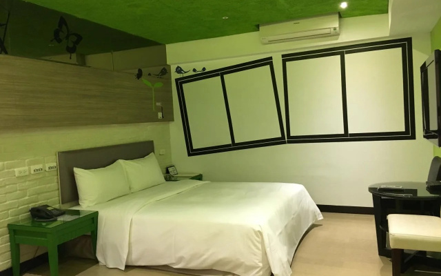 R8 Eco Hotel