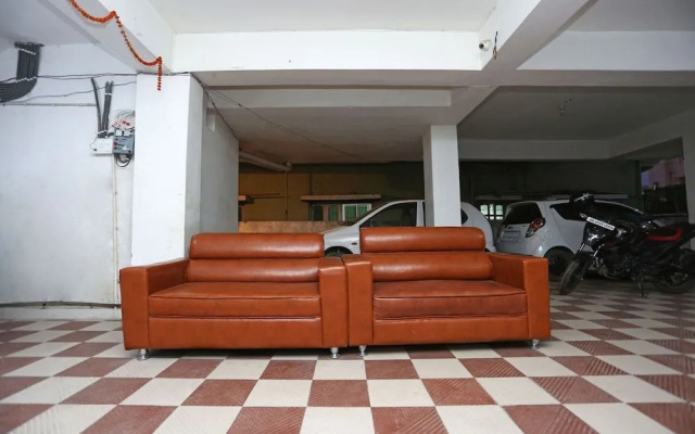 OYO 24694 Hotel Satya Inn