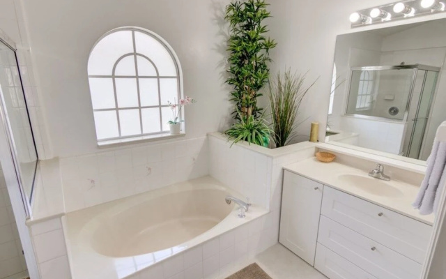 Peaceful Windward Cay 3 Bedroom Home by Redawning