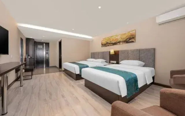 Cloud Four Seasons Shangpin Hotel (Yuxi Taobao Street Wanda Plaza Branch)