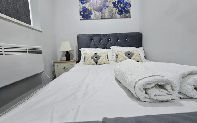 Charming Oxford Apartment in Telford - Flat 2