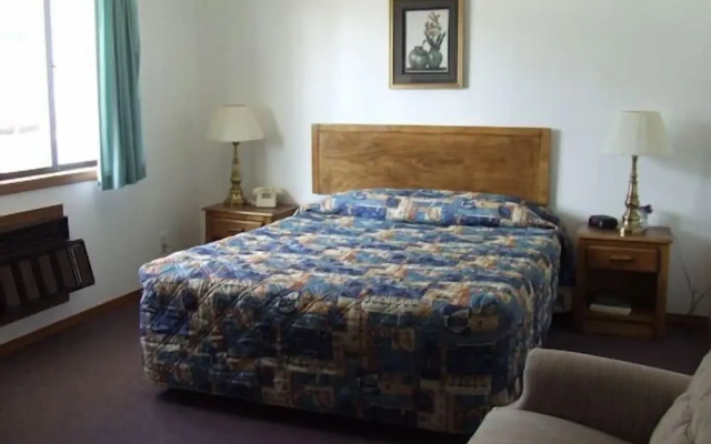 The Skyline Motel