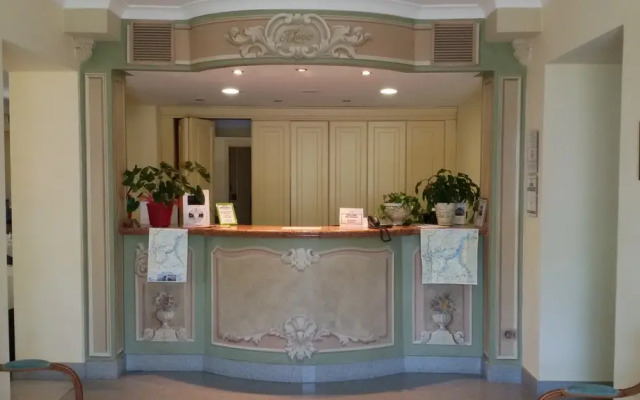 Hotel Lario