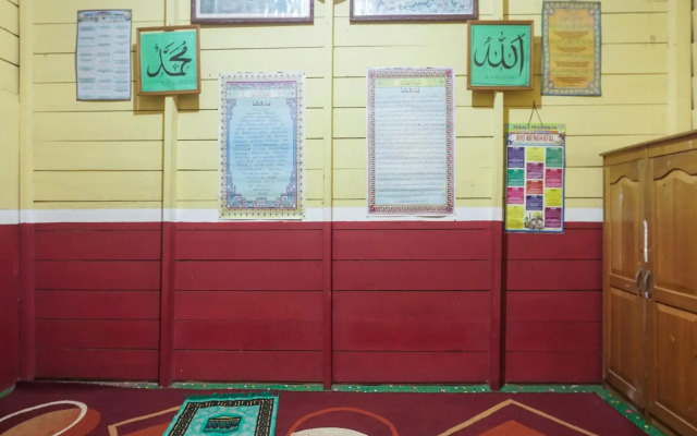 SPOT ON 91833 Hotel Anggrek Daqu Syariah Kapuas