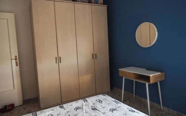 Home Close to the sea With Terrace and Free Parking