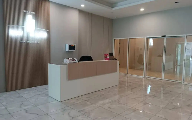 Deluxe Two Bedroom Condo & Pool on 5th Floor