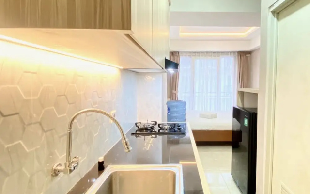 Homey Studio Room At Grand Asia Afrika Apartment