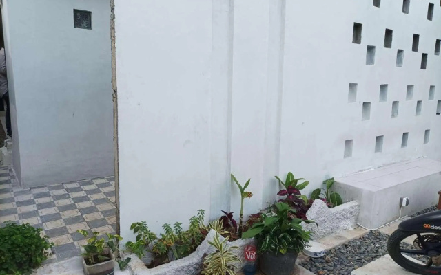 RedDoorz Near Stasiun Batang