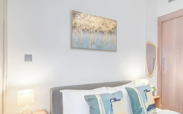Spacious Azizi Riviera Studio