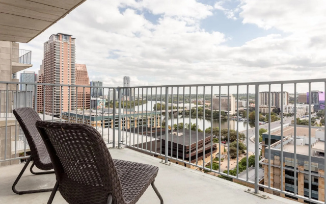 Austin Upscale 1BD 1BA 2nd Street District Apartment