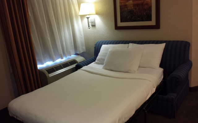 Candlewood Suites Kansas City Speedway by IHG