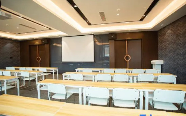 Yitel Zhishang Hotel (Quzhou Kaihua Deyang Building)