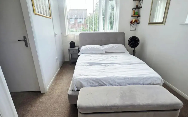 Willow Retreat - House in Burbage- Sleeps2- Garden