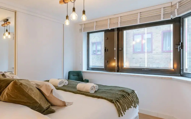 Pleasant 2 Bedroom Apartment With Private Parking