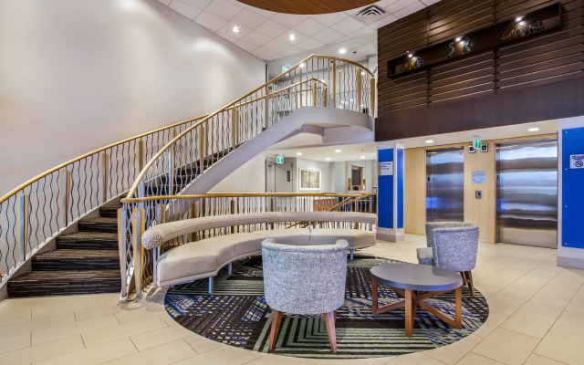 Holiday Inn Express & Suites Langley by IHG