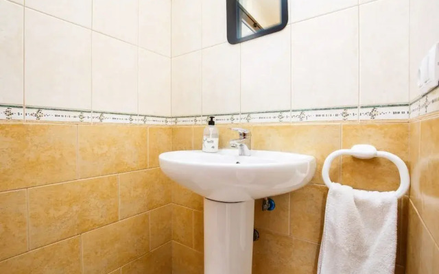 Villa - Sleeps 6 - Pool - Pets Ok - Parking