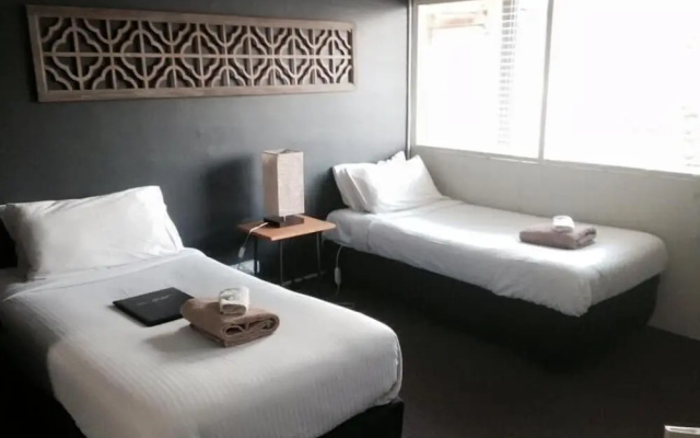 Melrose Motel