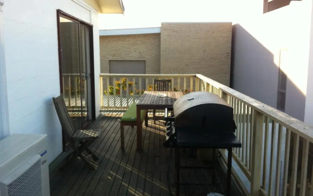 Telopea Court