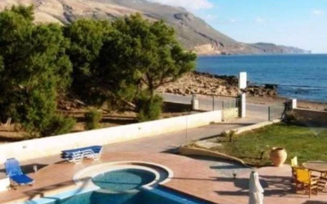 Anavaloussa Apartments
