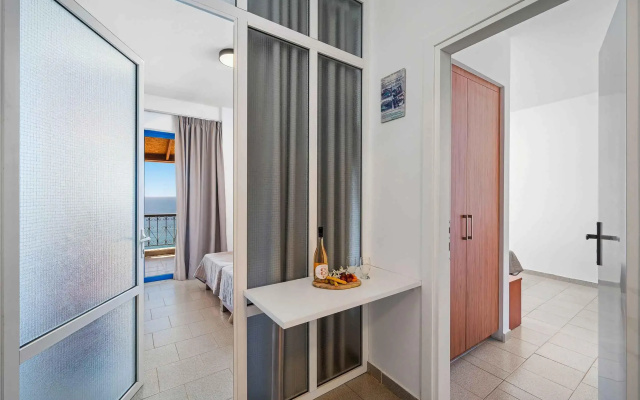 Ariadne- Apanema Studios and Apts