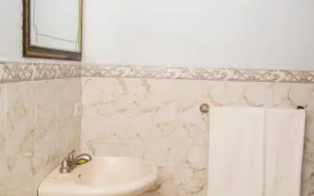 Windjammer International Cuisine & Comfort Inn