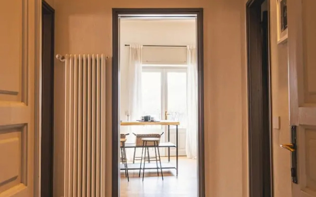 Carola B Tastefully Furnished Apartment Lakefront