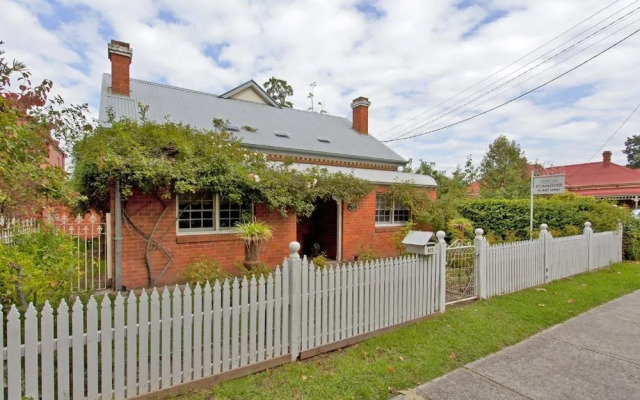 Rose Cottage - Historic Luxury