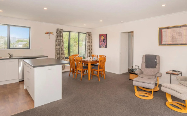 Manuka Lodge - Tairua Holiday Home