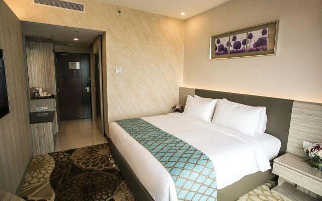 V8 Hotel