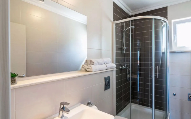 Villa 2 Pools 17544
