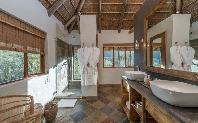Inzolo Exclusive Game Lodge