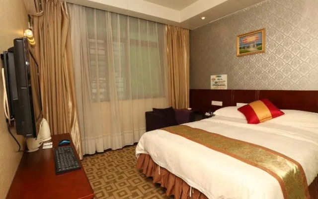 Glee Hotel