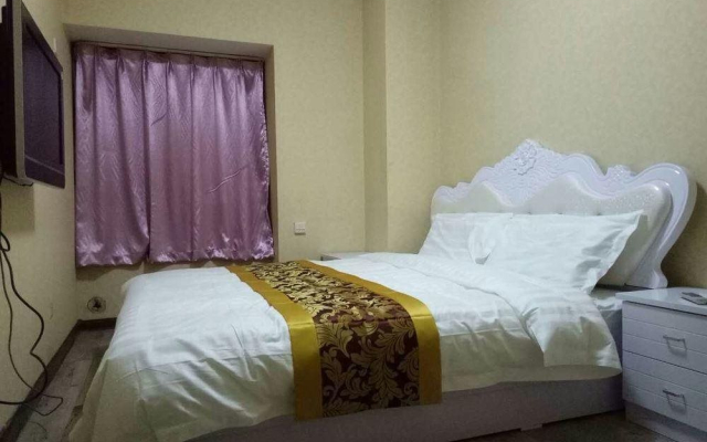 Sunshine Theme Apartment
