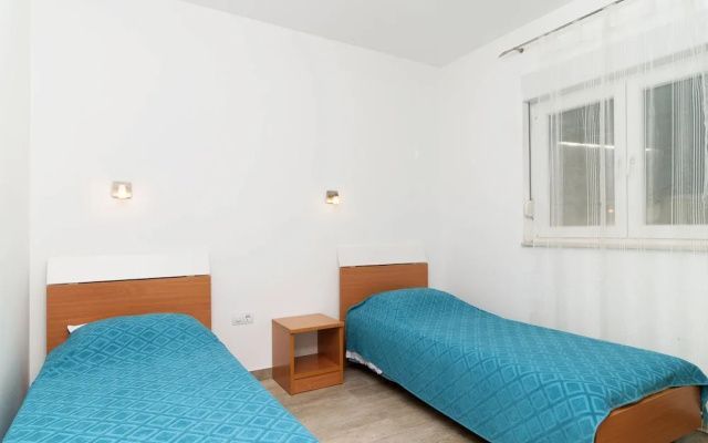Spacious Apartment in Zecevo Rogoznicko With Terrace