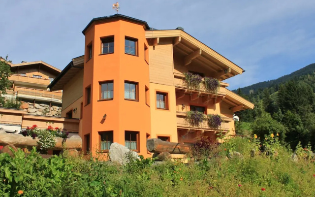Luxurious Holiday Home in Saalbach-Hinterglemm with Sauna