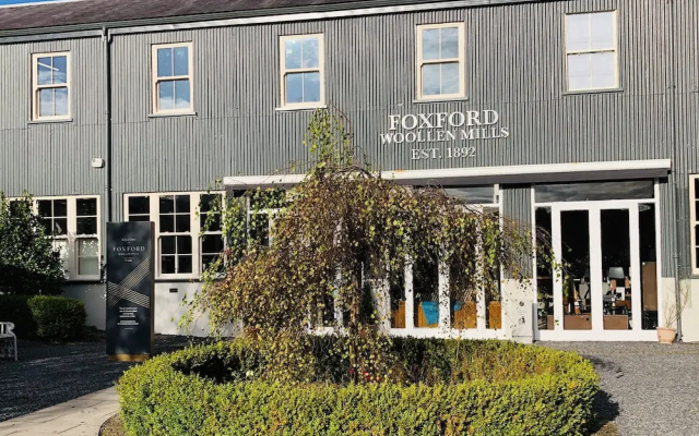 Beautiful 3-bed House in Knock