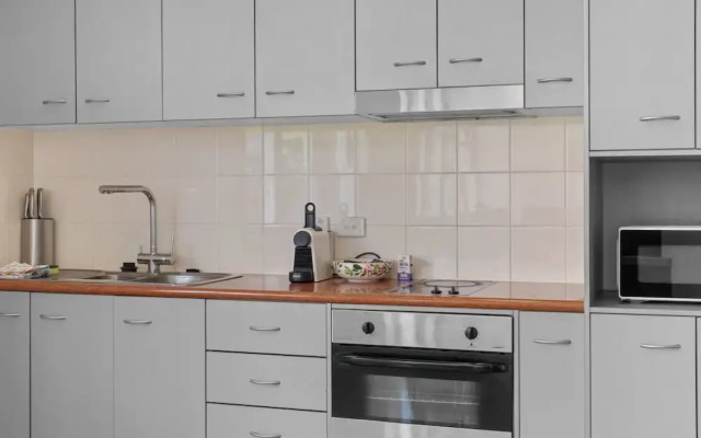 Modern 1-bed Apartment in Spring Hill