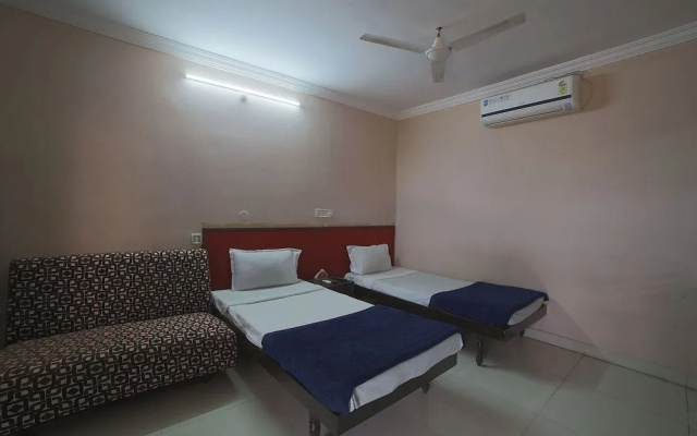 SPOT ON 42038 Hotel Sri Krishna