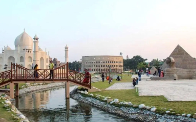 BluO Lake View 1BHK New Town - Terrace Garden, Gym