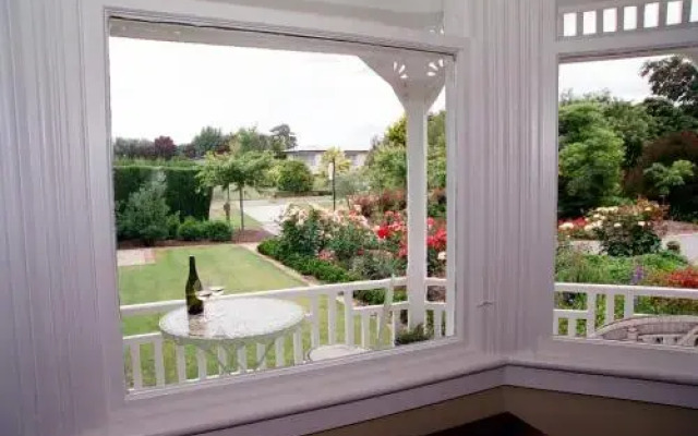 Anglesea House Inn