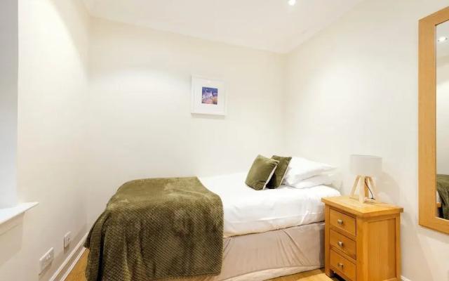 JOIVY Gorgeous Flat Near Edinburgh Castle W/ Parking