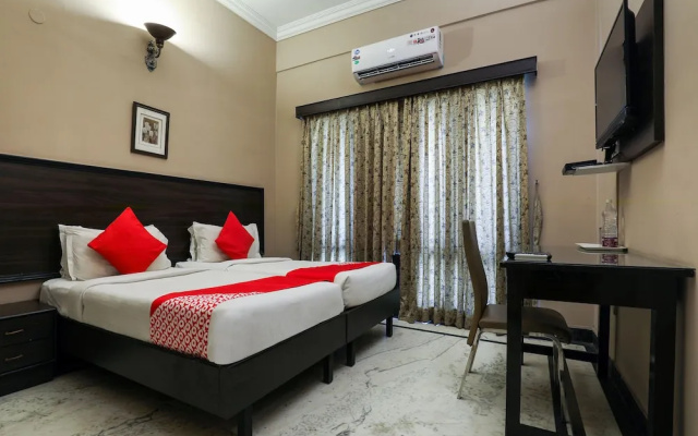 OYO Premium Banjara Hills Road No 12