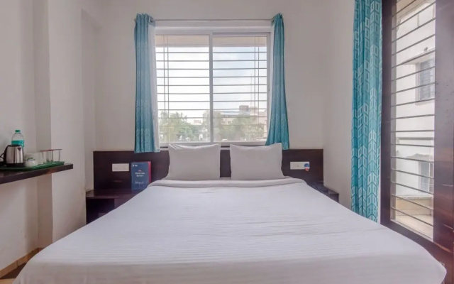 House Khas Suites by OYO Rooms