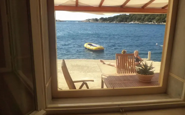 Mile - 10m From the sea - A1 Riva