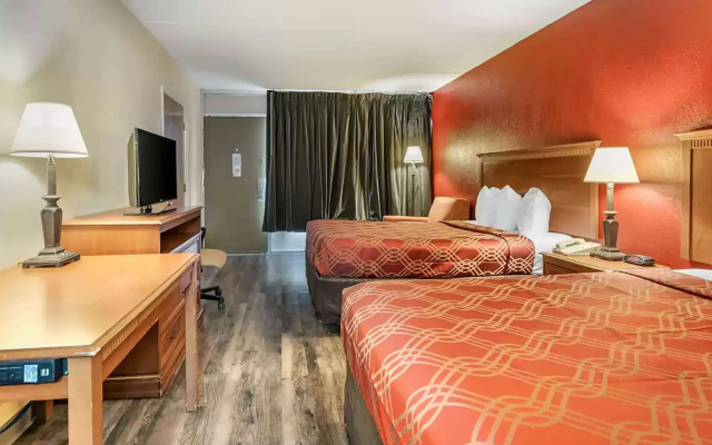 Super 8 by Wyndham Perrysburg/Toledo