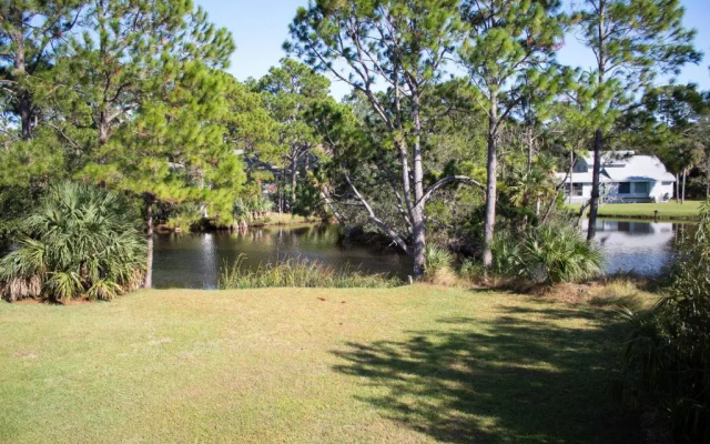 271 Deer Lake