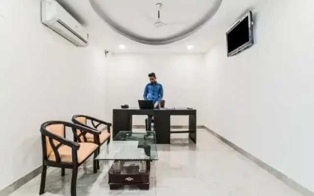 Hotel Prince Plaza By OYO Rooms