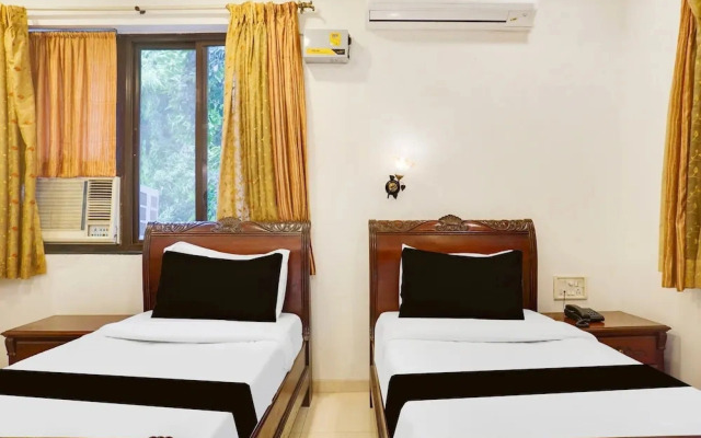 Super Townhouse Oak Prabhat Road