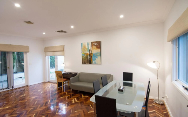 Buckingham Apartment