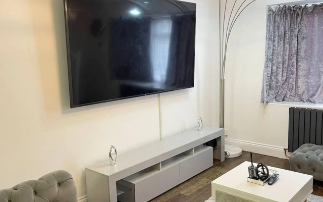Beautiful 4-bed House in Billericay